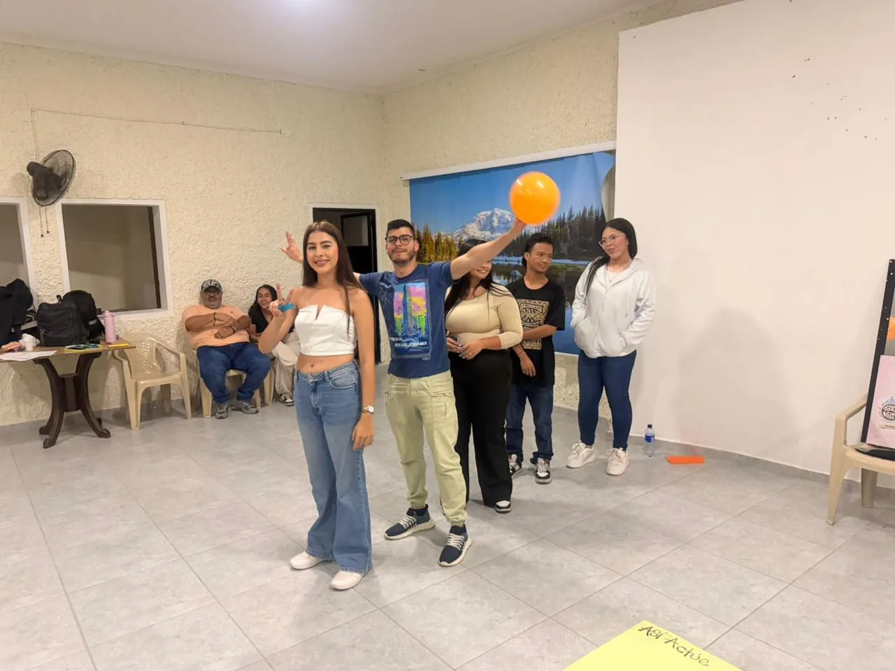Juventudes participando en un encuentro